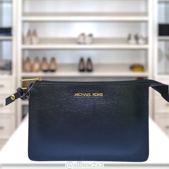 Michael Kors Black Leather Wristlet Comes w/booklet & orig packing. - Picture 1 of 10